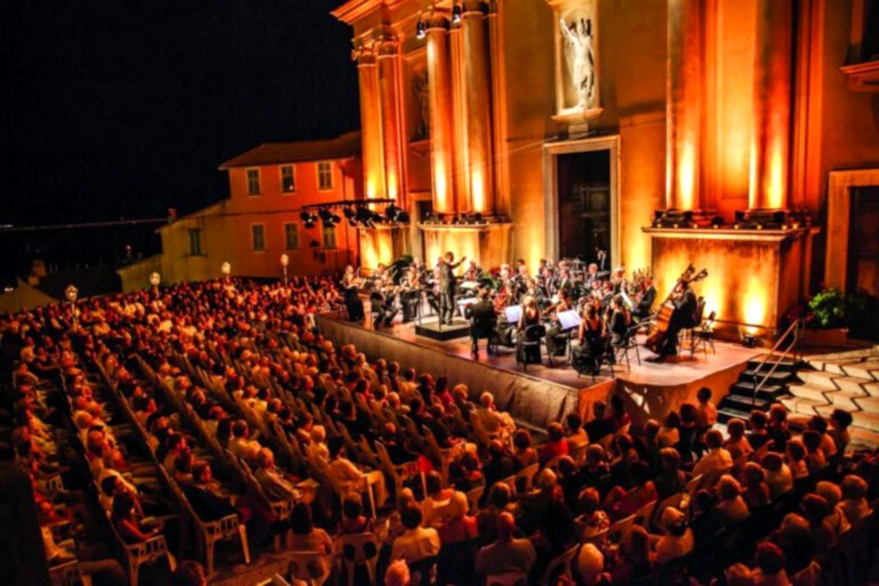Menton, Centre Historique, Vue Mer Kültér fotó